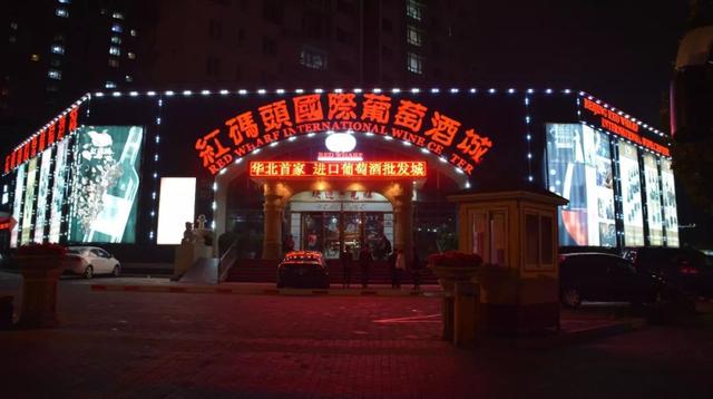 一壶酒,一叶舟,一人独钓一江秋一壶酒